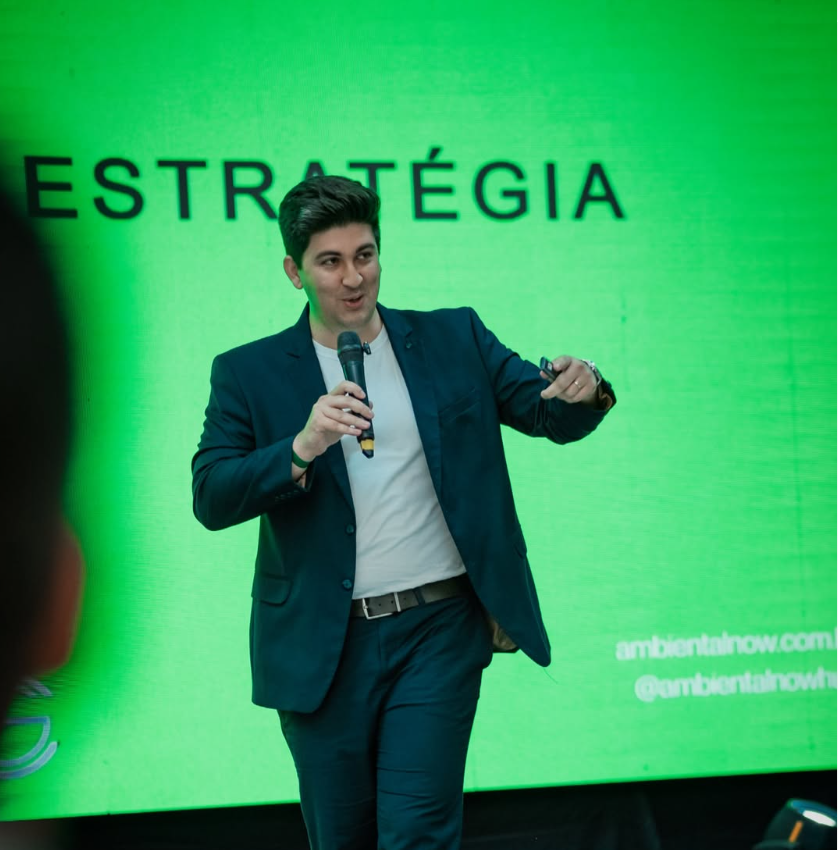 Leonardo Molina, especialista em tecnologia de marketing e vendas